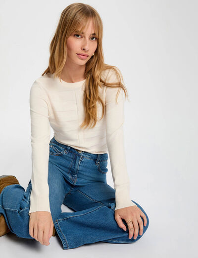 Getailleerde ronde hals trui ivoor vrouw