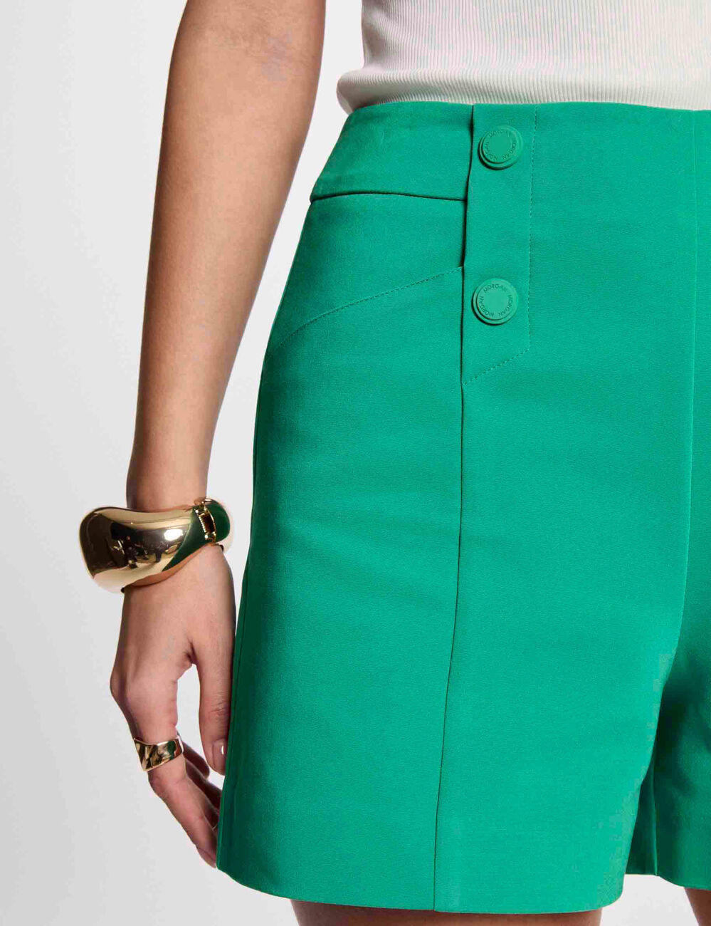 Rechte short met plooien emerald groen vrouw