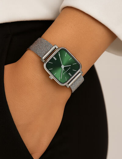 Montre classique couleur argent femme