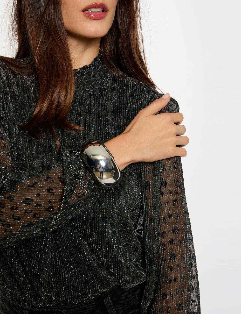 t shirt met opstaande kraag zwart vrouw T-shirt met opstaande kraag zwart vrouw