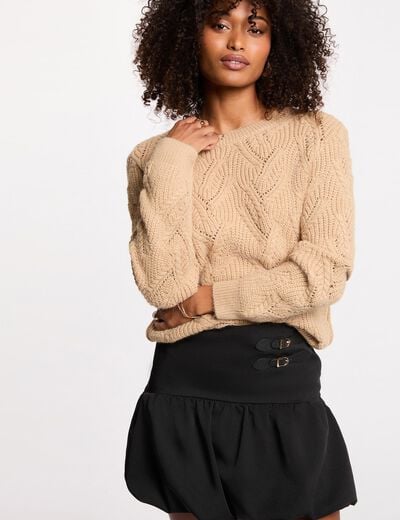 beige vrouw