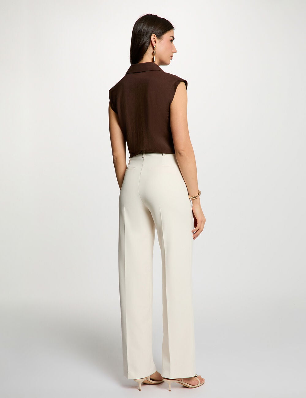 Chemise nou&eacute;e sans manches marron fonc&eacute; femme