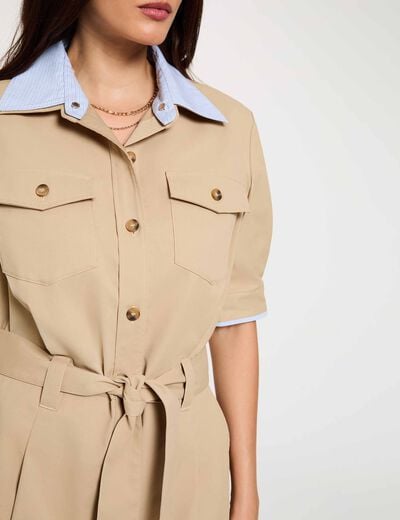 beige vrouw