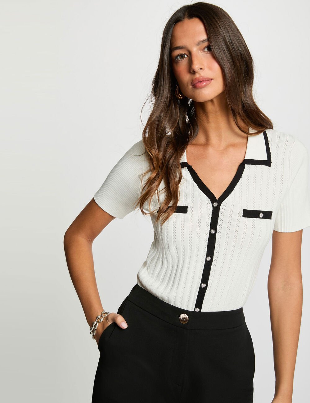 Getailleerde trui met reverskraag helder wit vrouw