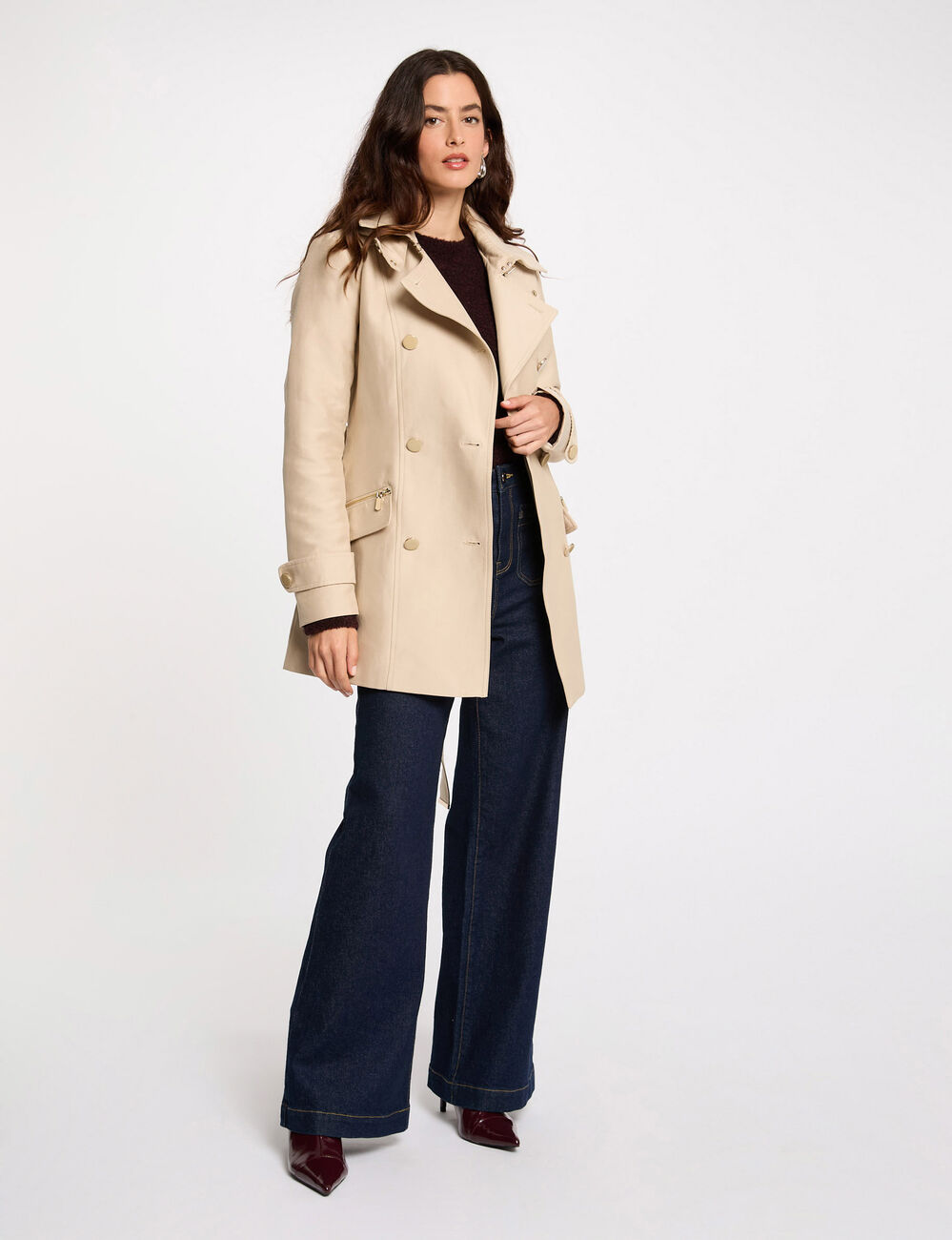 getailleerde trenchcoat met capuchon zand vrouw Getailleerde trenchcoat met capuchon zand vrouw