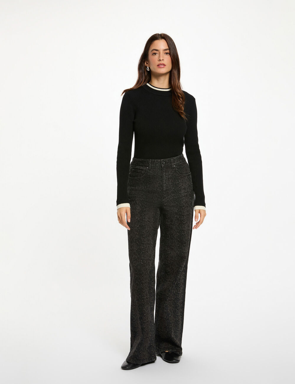 Pull court col montant noir femme