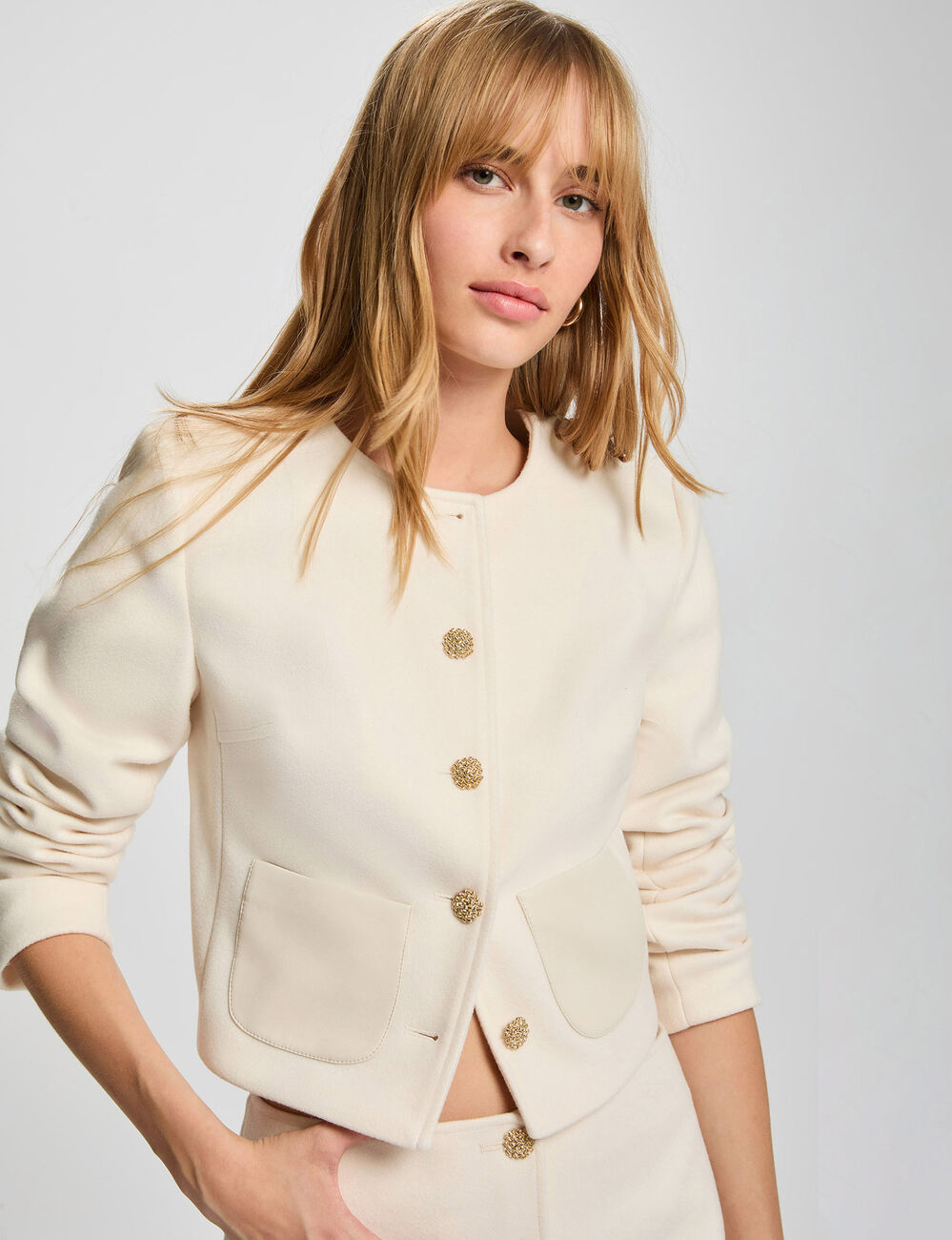 Veste courte &agrave; boutons ivoire femme
