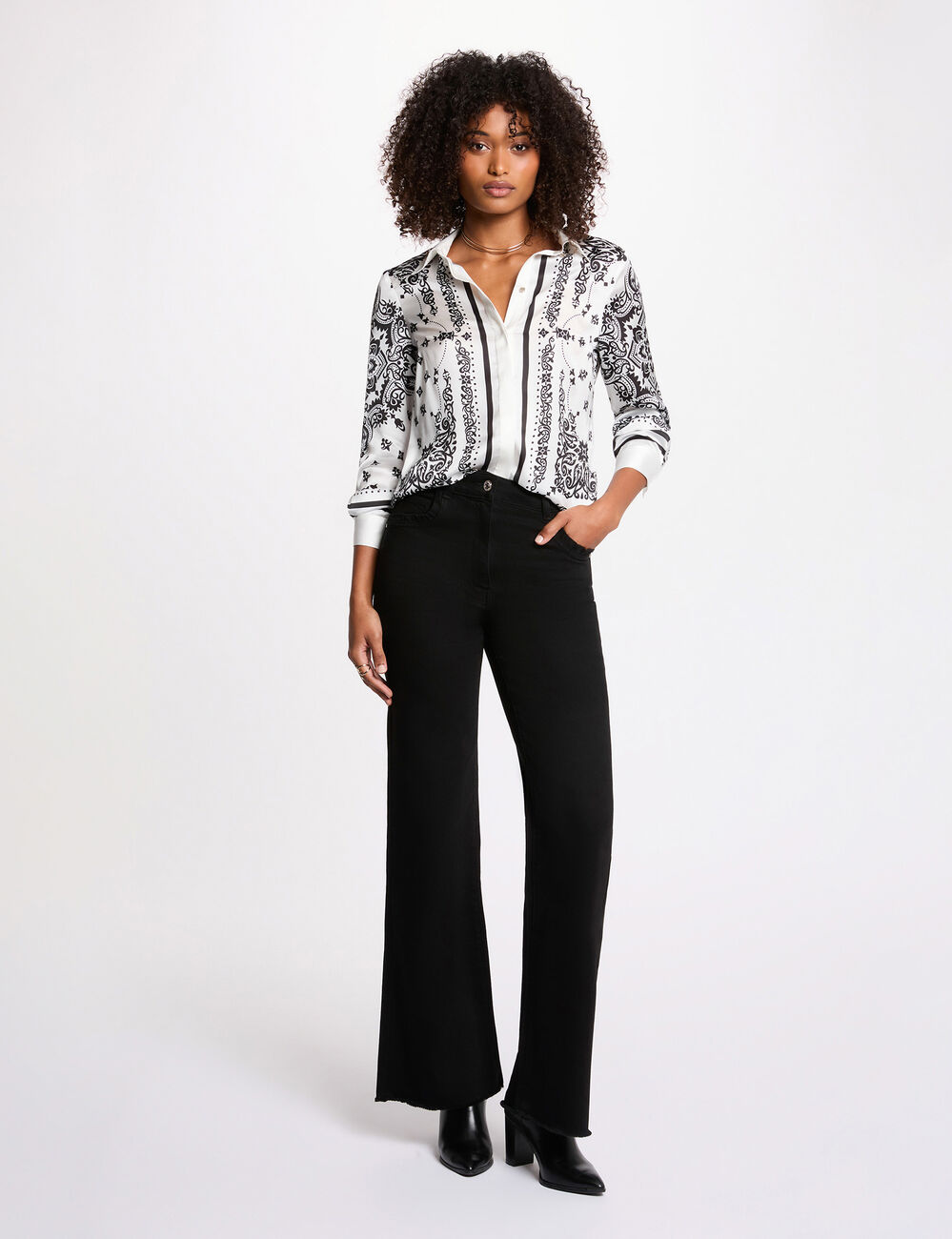 Luchtig bedrukt overhemd helder wit vrouw