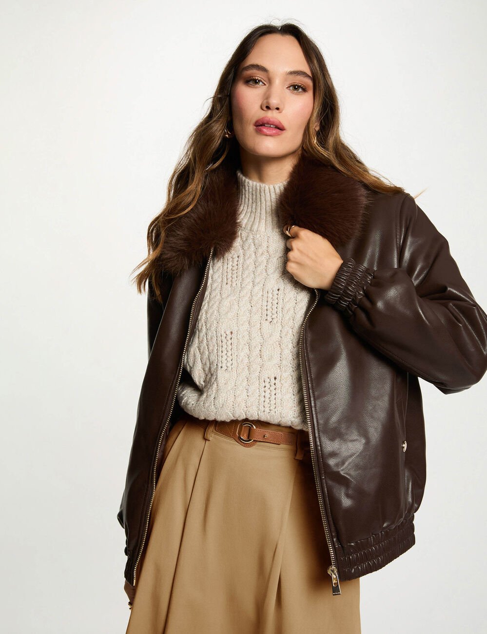Blouson court col fourrure marron foncé femme