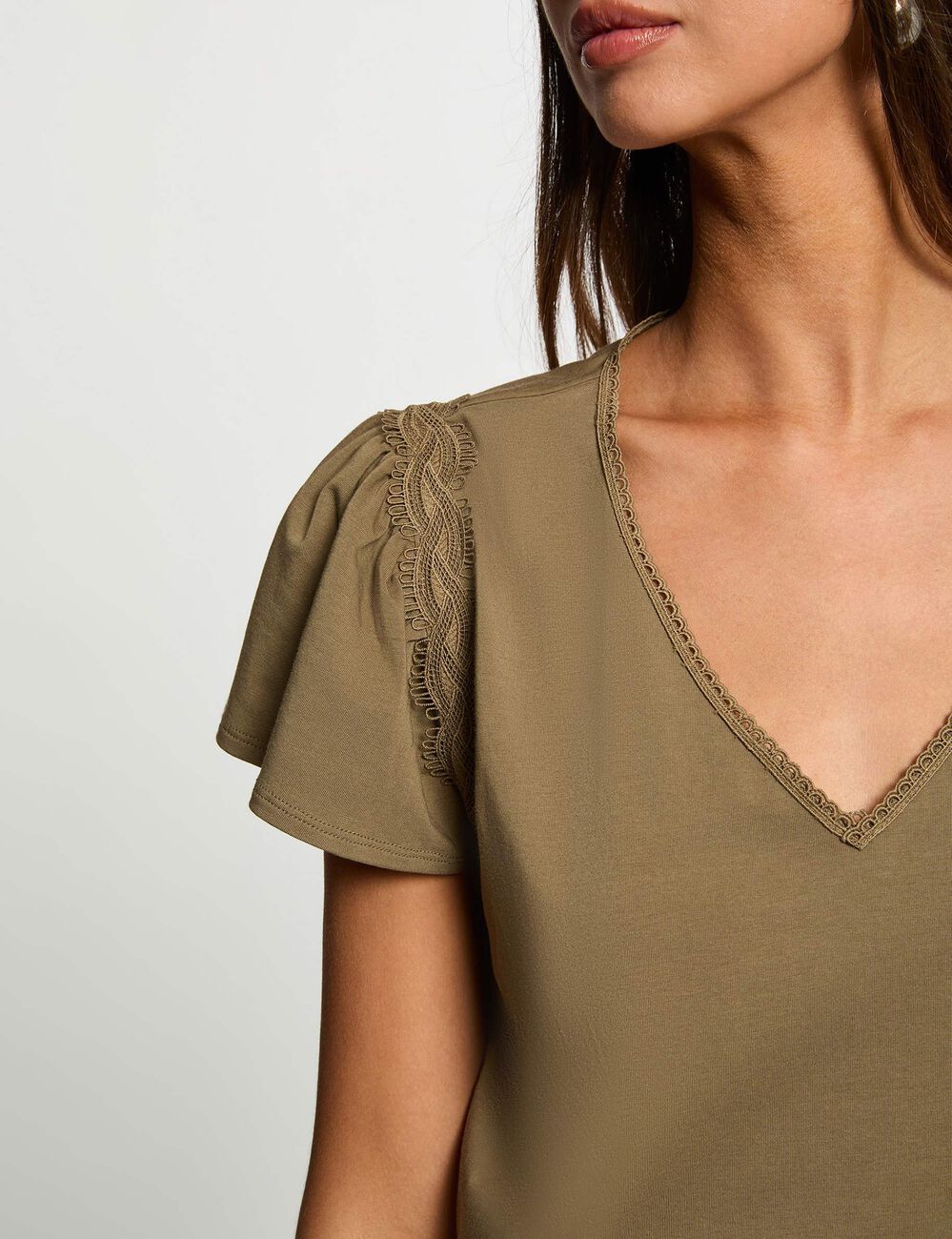 T-shirt col v volants vert kaki femme