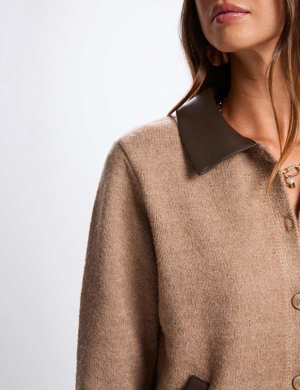 Getailleerd jasje met reverskraag bruin vrouw