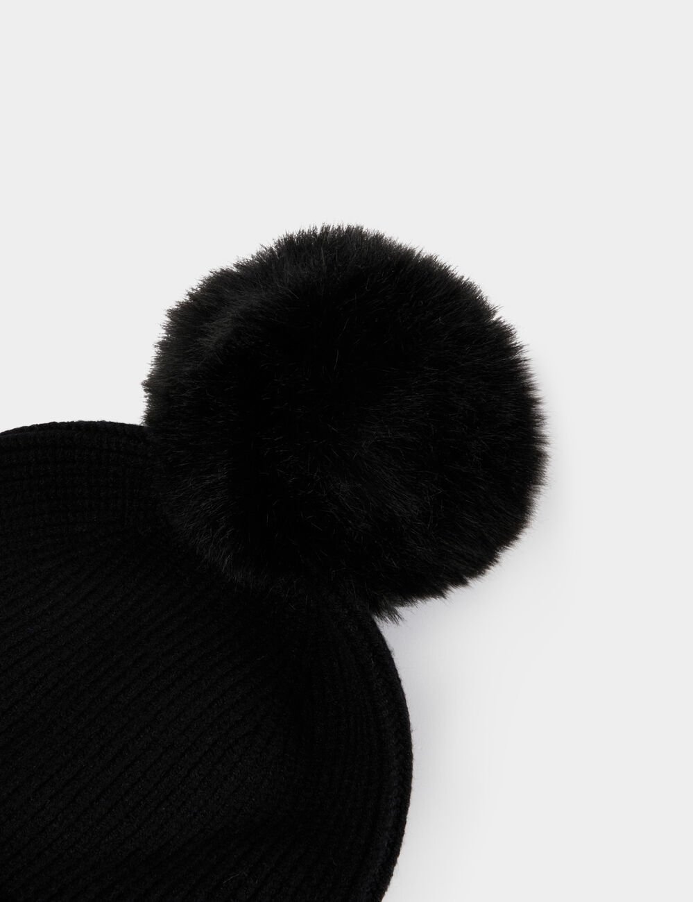 Bonnet à pompon noir femme