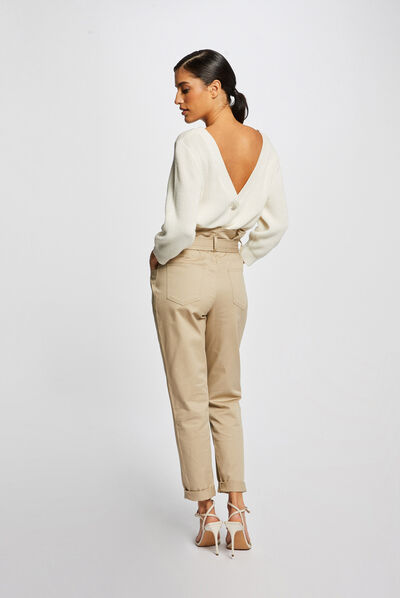 Wortelbroek met riem beige vrouw