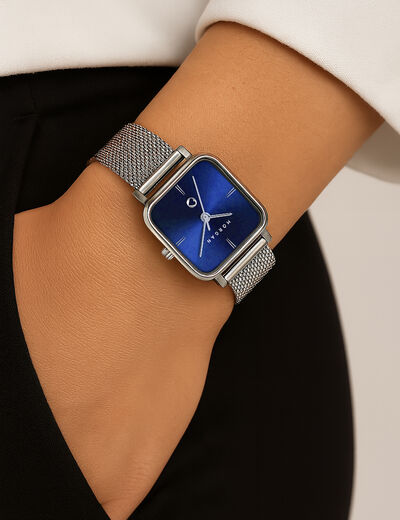 Montre classique couleur argent femme