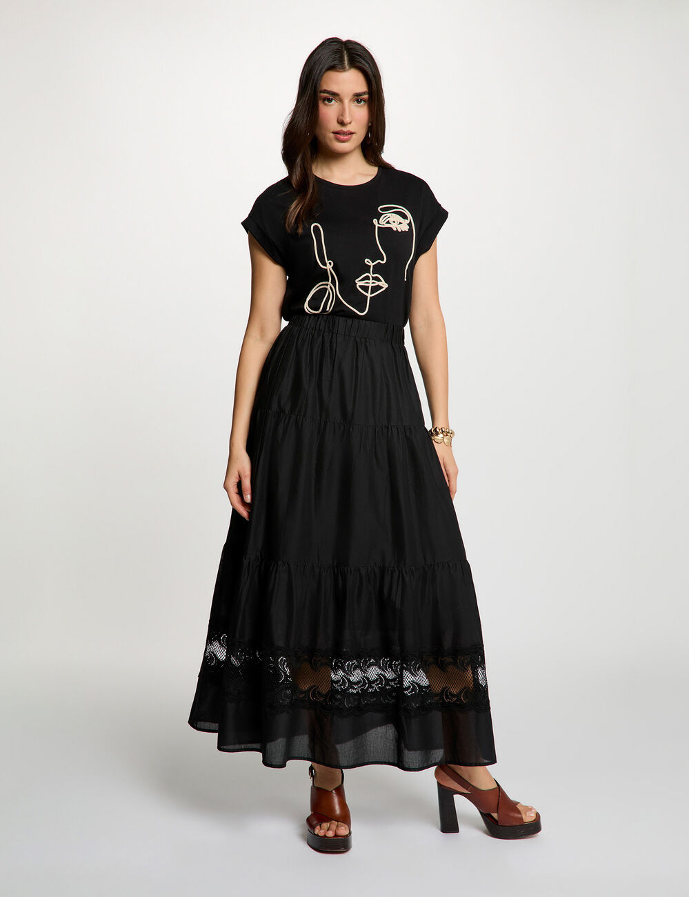 T-shirt met gezichtsborduursel zwart vrouw