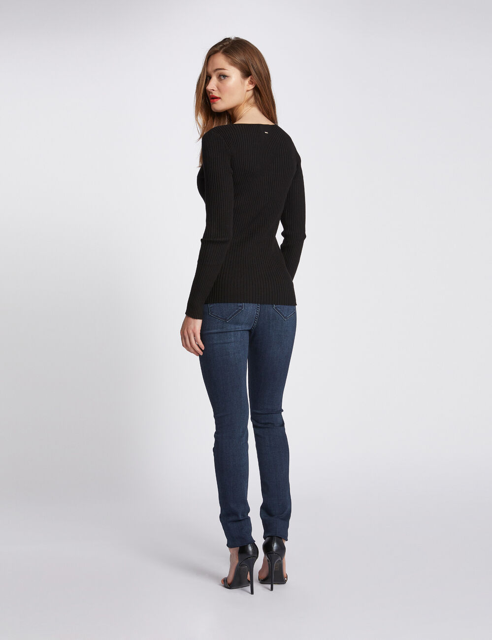 Pull manches longues tricotage en c&ocirc;te noir femme