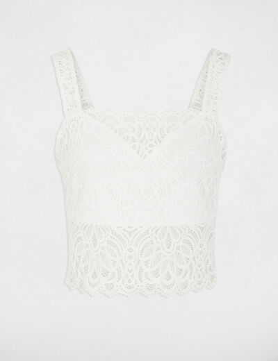 Getailleerd kanten top helder wit vrouw