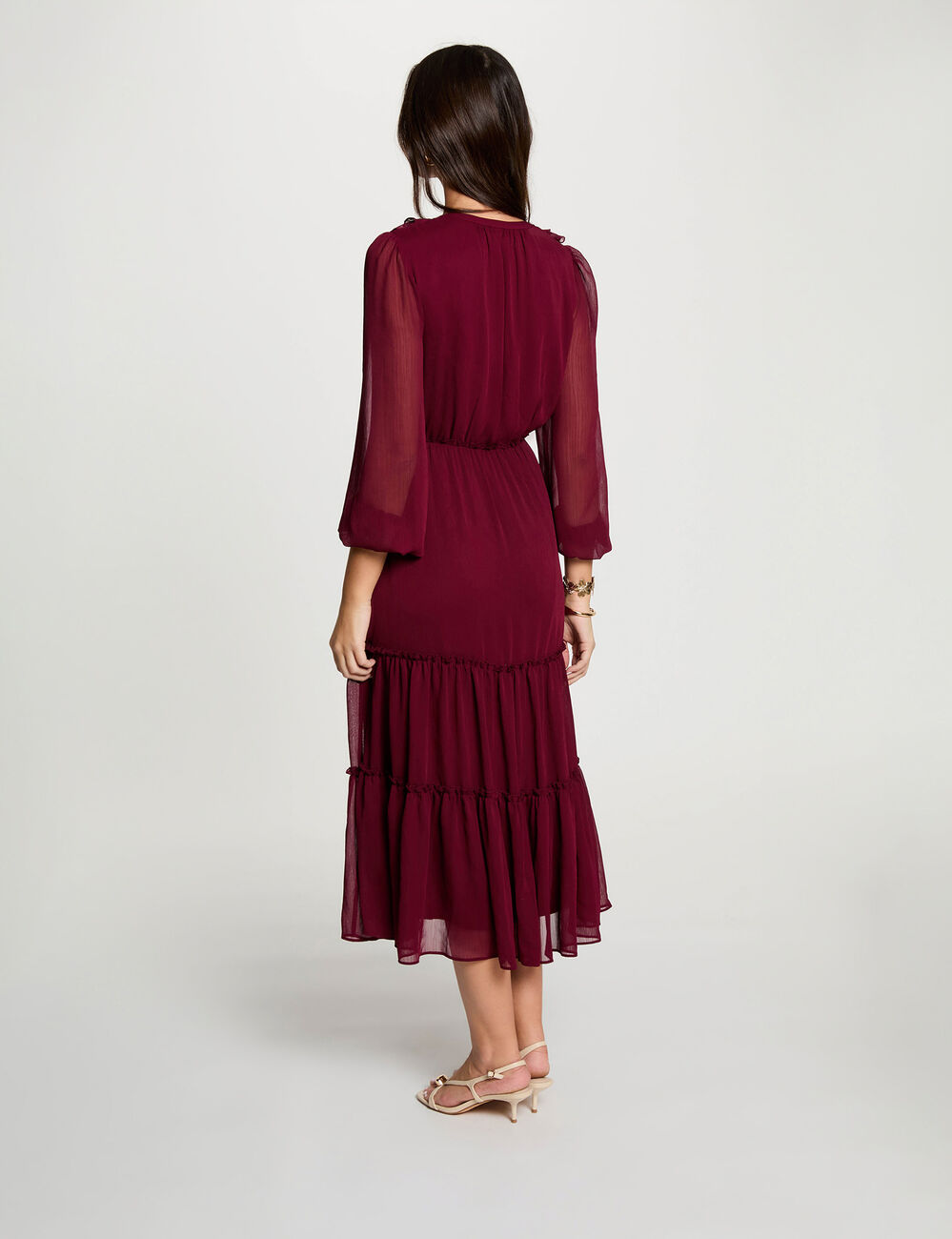 Lange, vloeiende jurk bordeaux vrouw