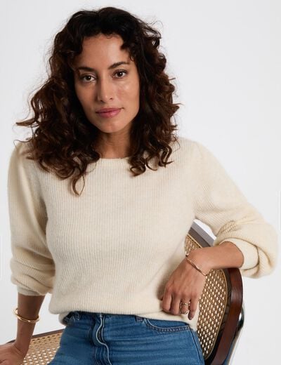 Pull court ajust&eacute; ivoire femme