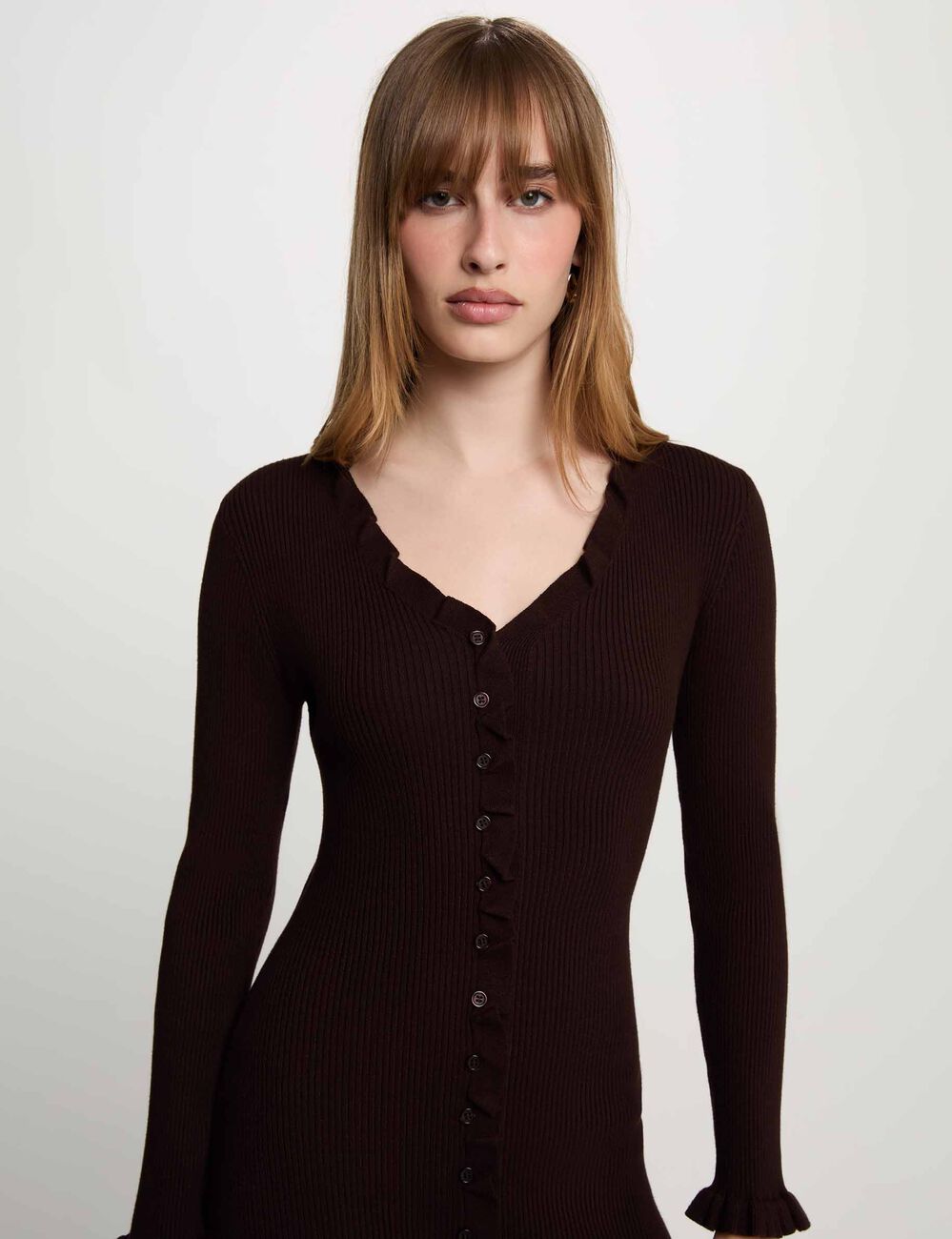 Robe tricot longue col v marron fonc&eacute; femme