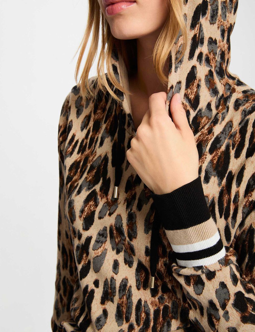 Pull droit à capuche multicolore femme