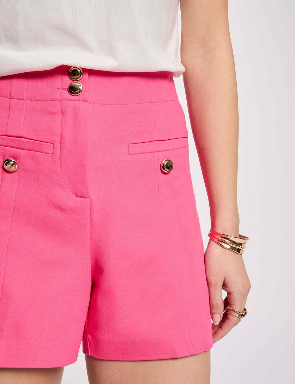 Rechte korte broek met plooien roze vrouw