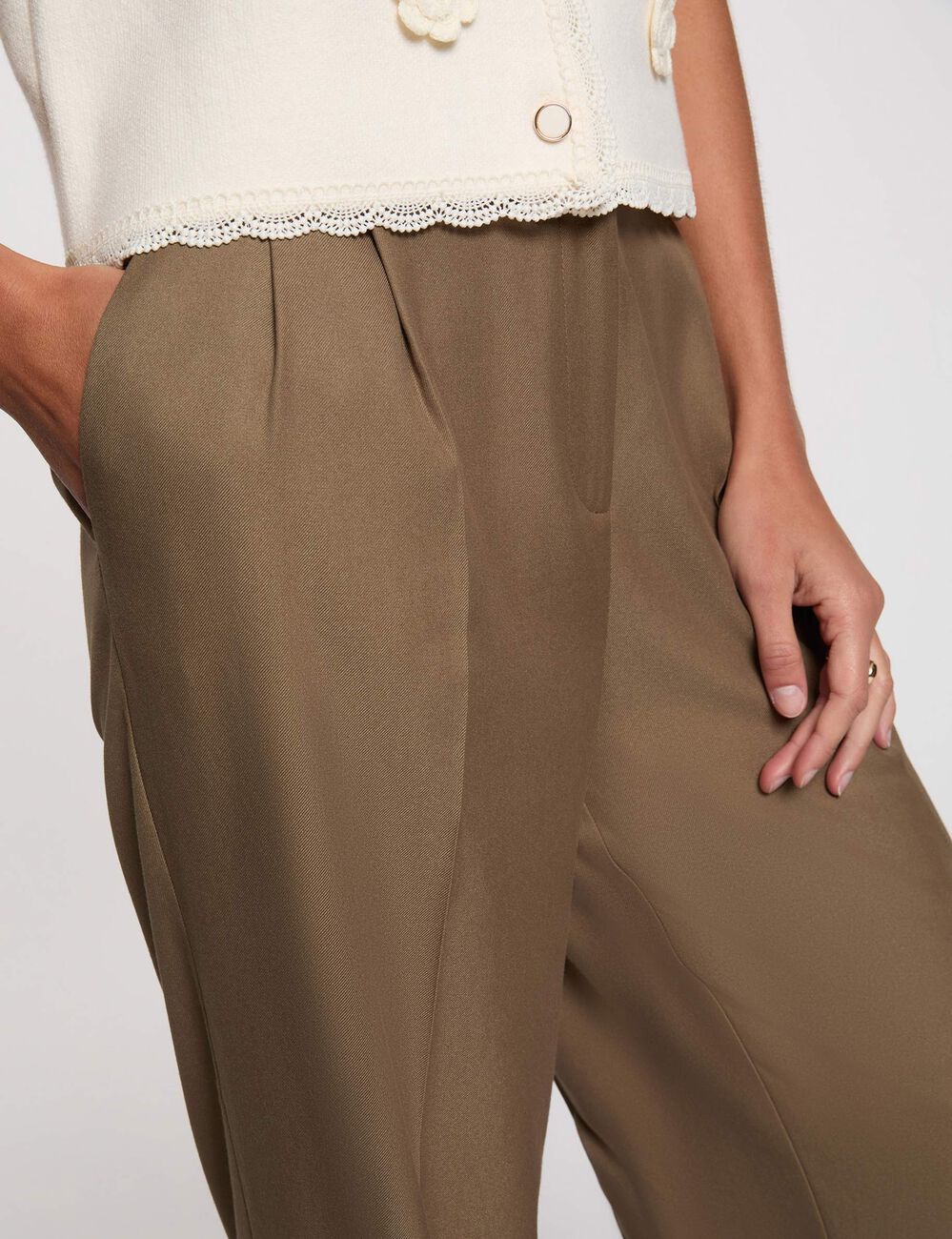 Pantalon large &agrave; plis vert kaki femme