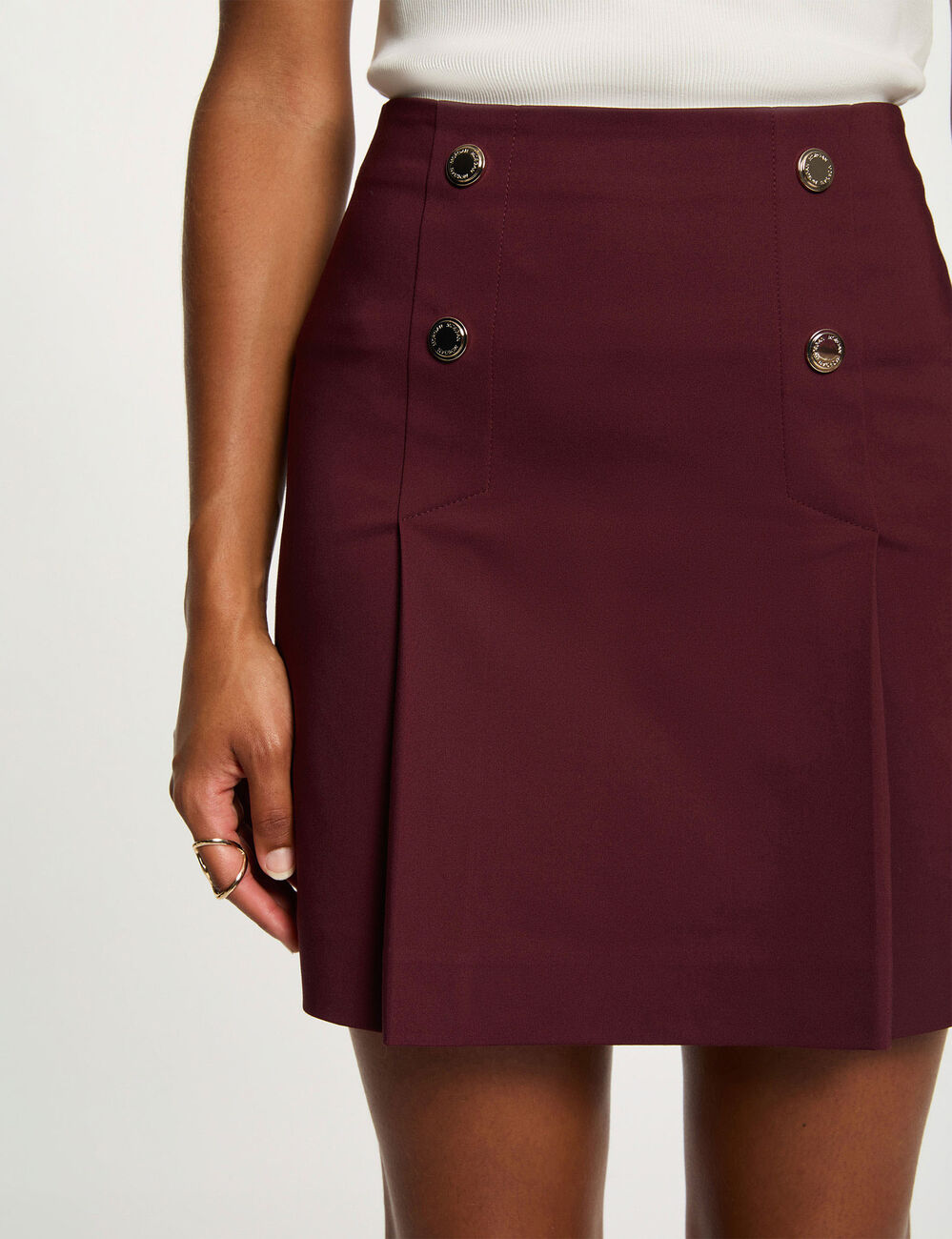 Jupe courte ajustée prune femme