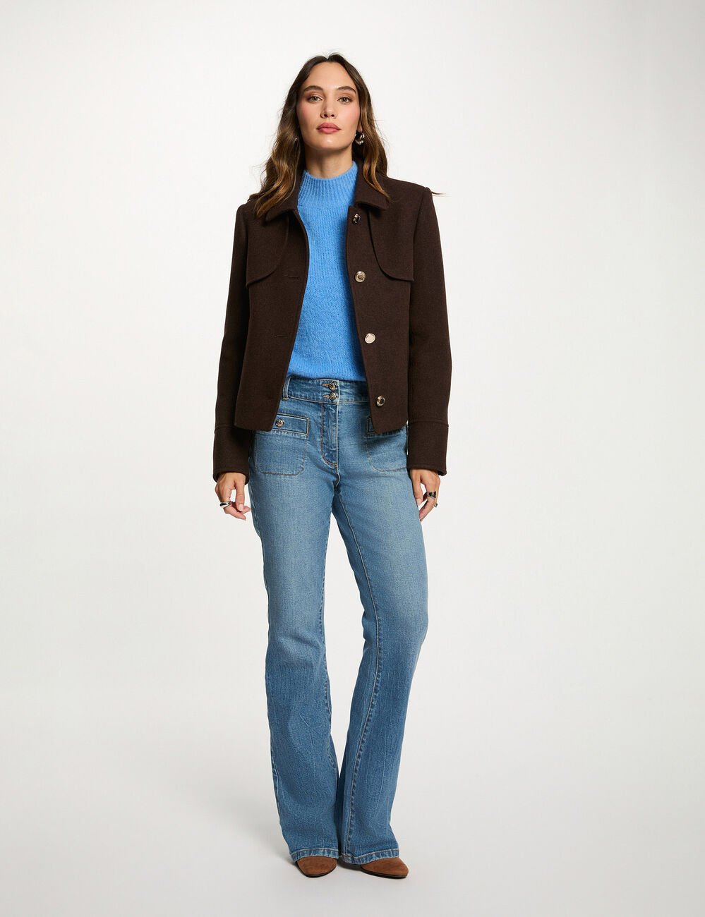 Manteau court boutonné marron foncé femme