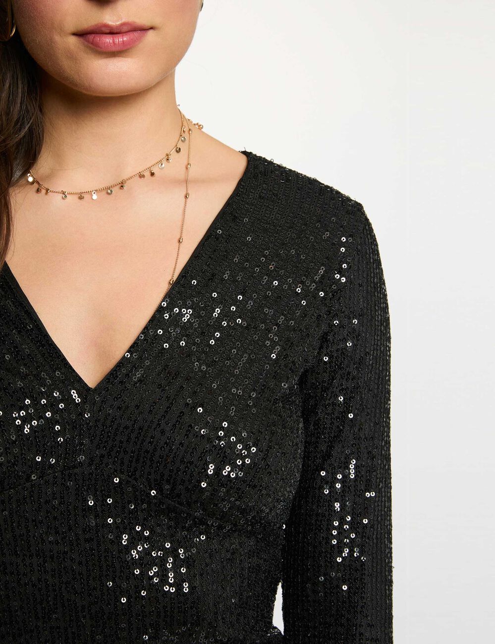 T-shirt cintr&eacute; col v noir femme