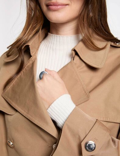 korte trenchcoat met knopen camel vrouw Korte trenchcoat met knopen camel vrouw