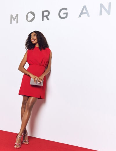 Korte jurk met schoudervullingen rood vrouw