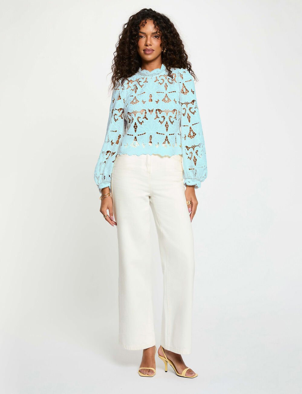 Blouse met borduursel en hoge kraag hemelsblauw vrouw