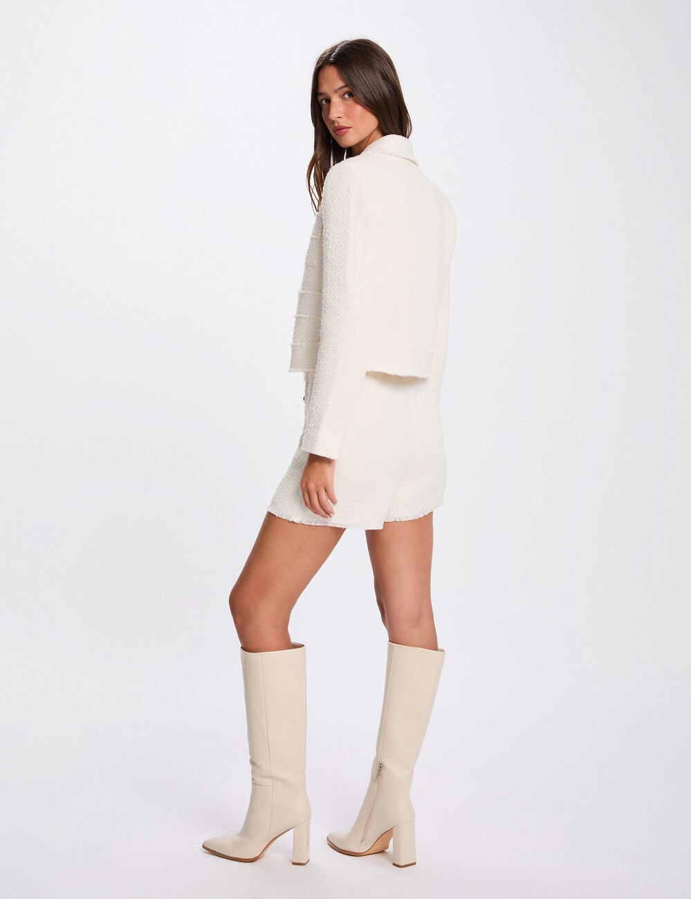 Getailleerd cropped jasje ivoor vrouw