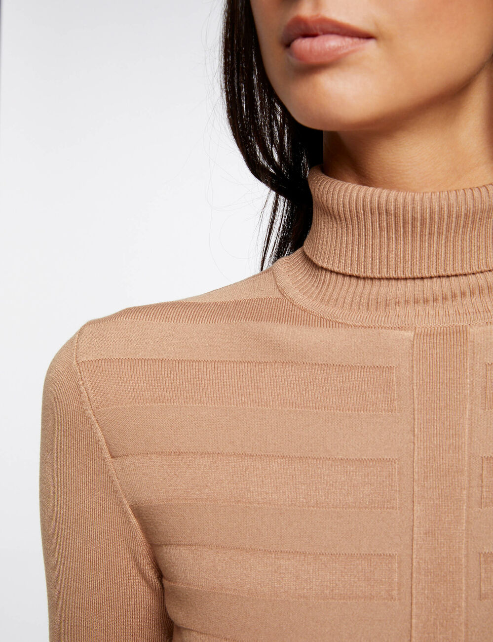 Pull col roul&eacute; ajust&eacute; camel femme