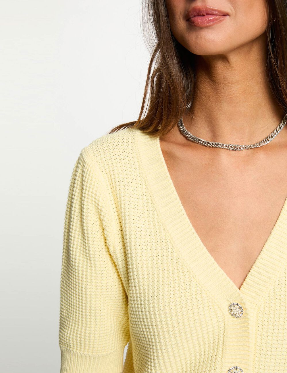 Gilet ajust&eacute; col v jaune pastel femme