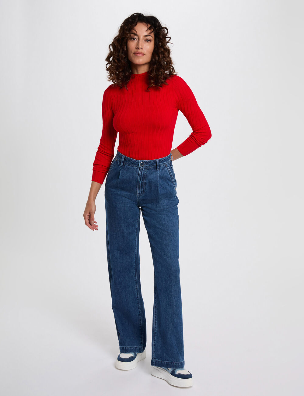 Pull cintr&eacute; col montant rouge femme