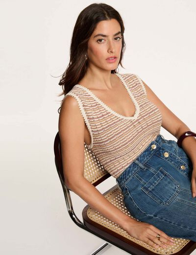 Getailleerde V-hals trui beige vrouw