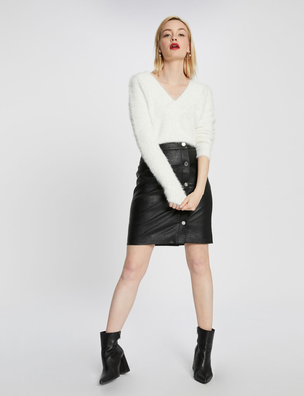 Pull duveteux col V devant et dos ivoire femme