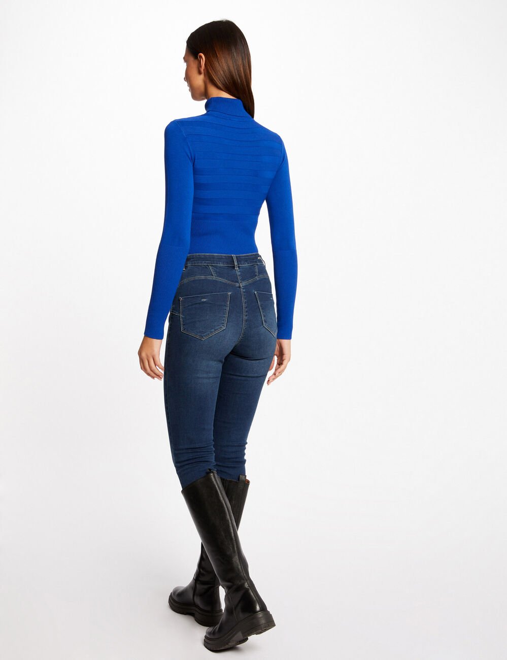 Pull col roul&eacute; ajust&eacute; bleu femme