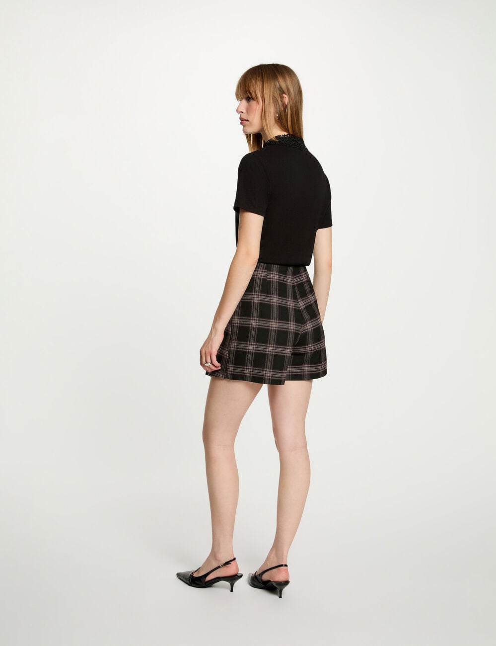 Maille l&eacute;g&egrave;re col dentelle noir femme