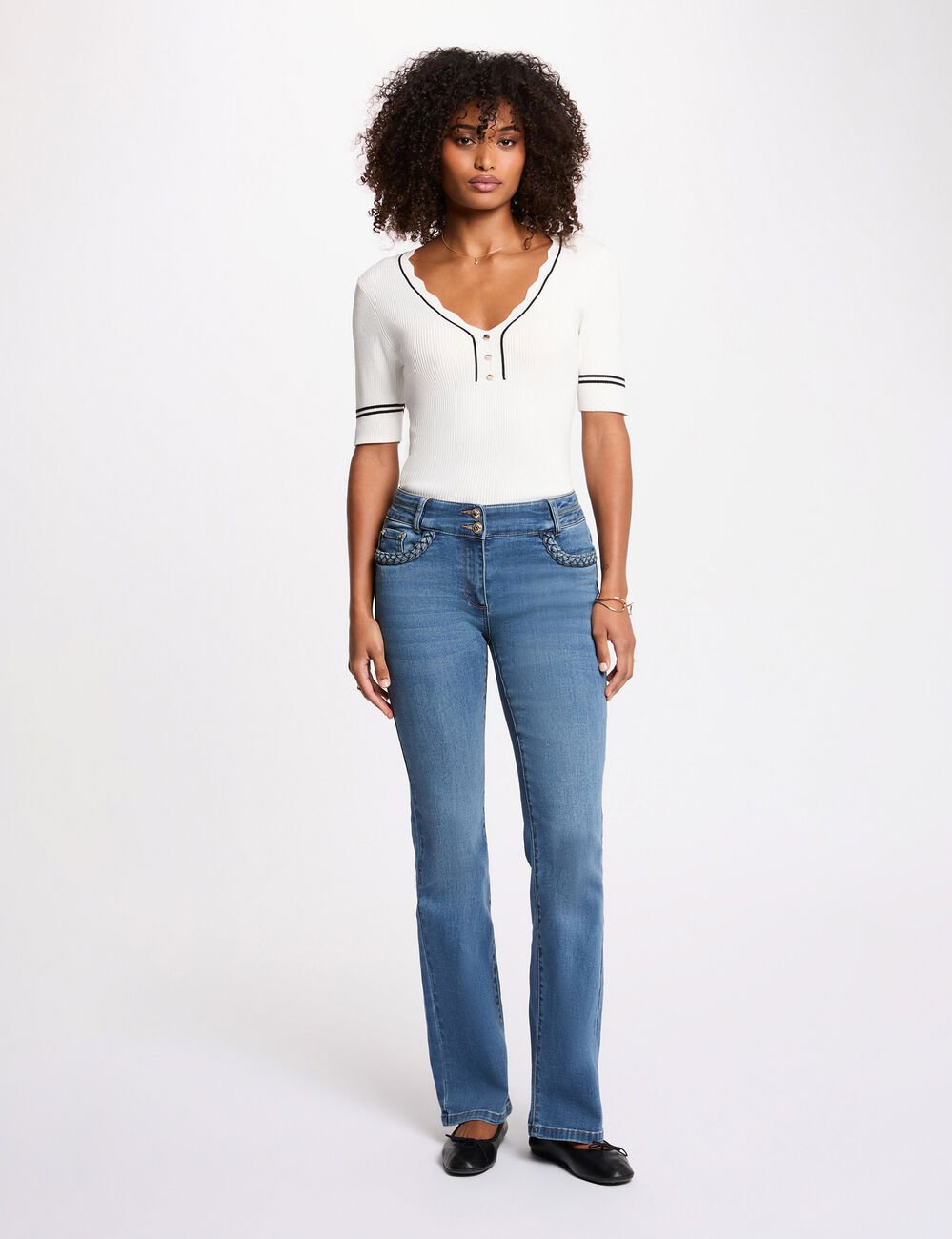 Pull ajust&eacute; col v blanc femme