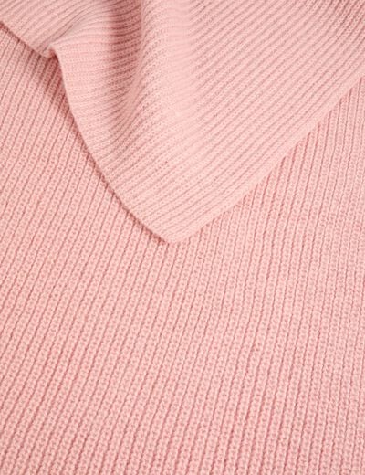 Gebreide sjaal poeder roze vrouw
