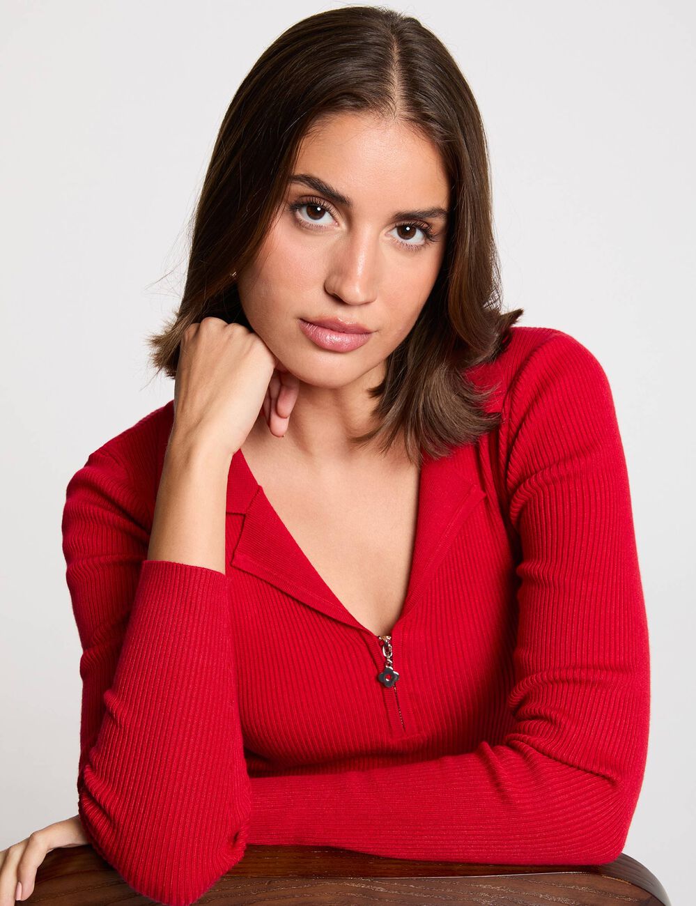 Pull ajust&eacute; col tailleur rouge femme