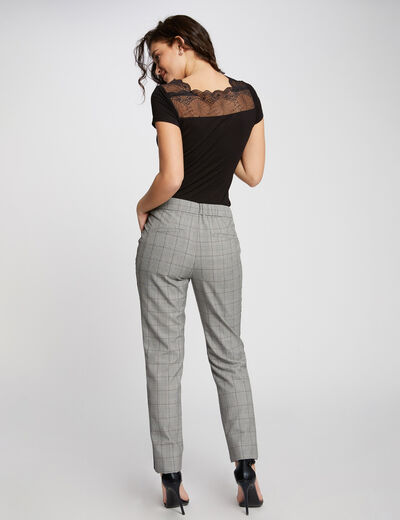 Aansluitende T-shirt met kant inzet zwart vrouw