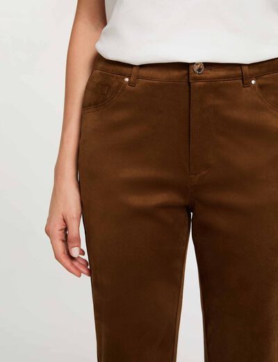 Rechte broek van su&egrave;dine chocolade bruin vrouw