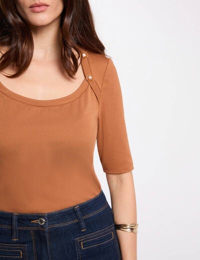 T-shirt cintr&eacute; encolure bateau camel femme
