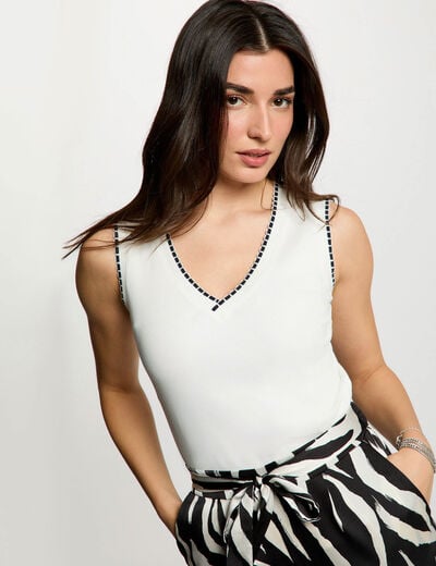 Mouwloze tanktop helder wit vrouw