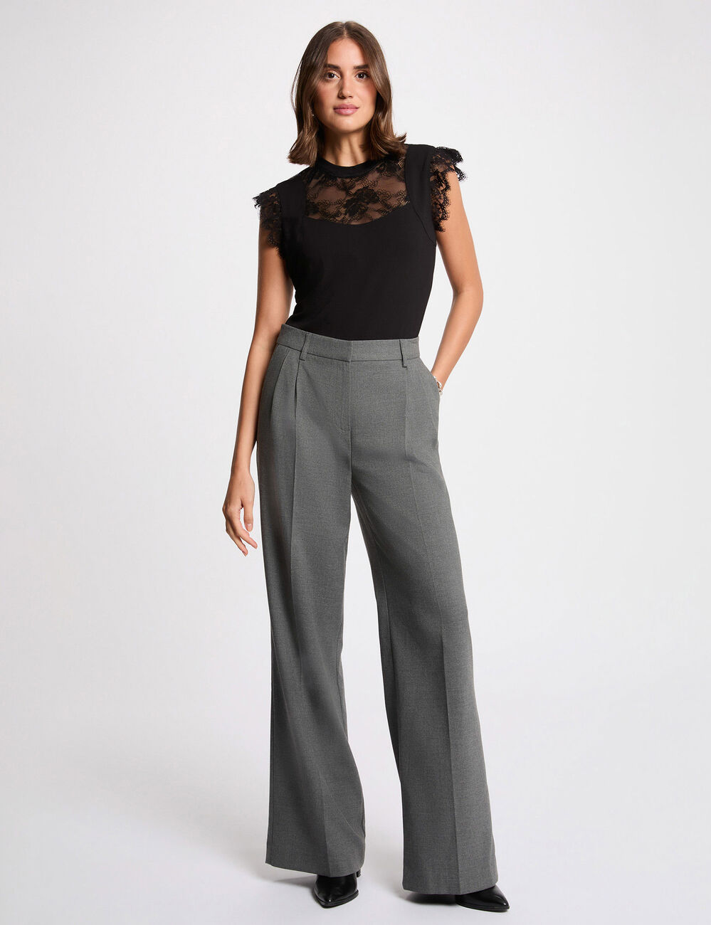 T-shirt dentelle col montant noir femme