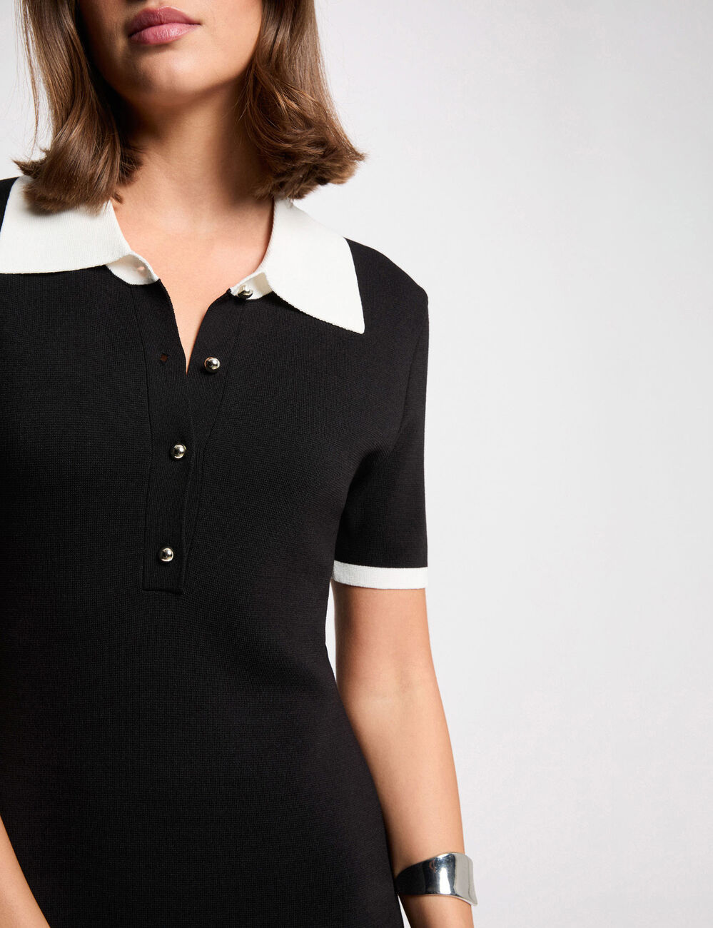 Getailleerde korte jurk zwart vrouw